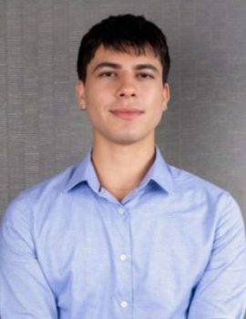 Headshot of Román Habibzai.